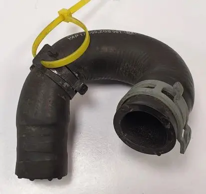 Mercedes-Benz SL R230 Engine coolant pipe/hose A2308323594