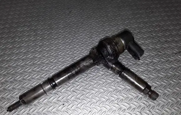 Fuel injector