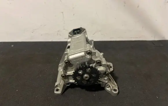 BMW X5 G05 Oil pump 9489894