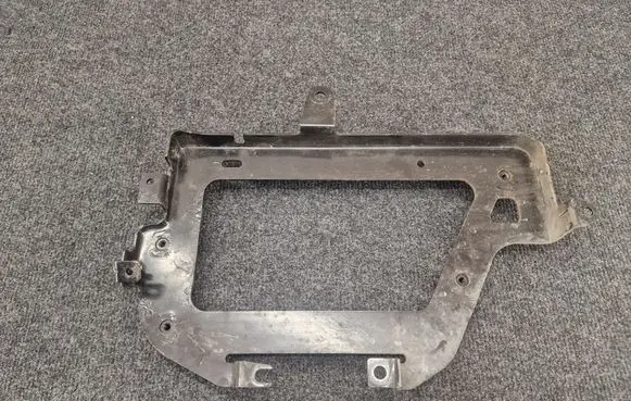 Radiator mount bracket
