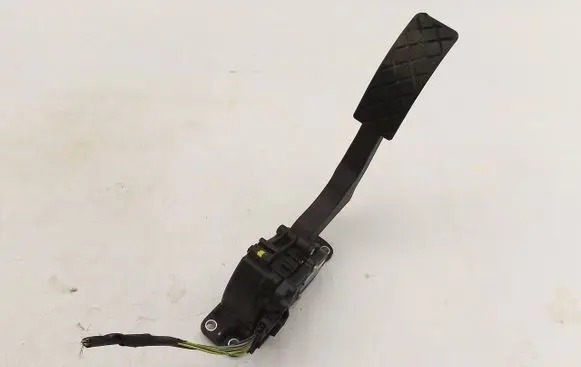 Seat Ibiza III (6L) Accelerator throttle pedal 6Q1721503C 6PV00849601
