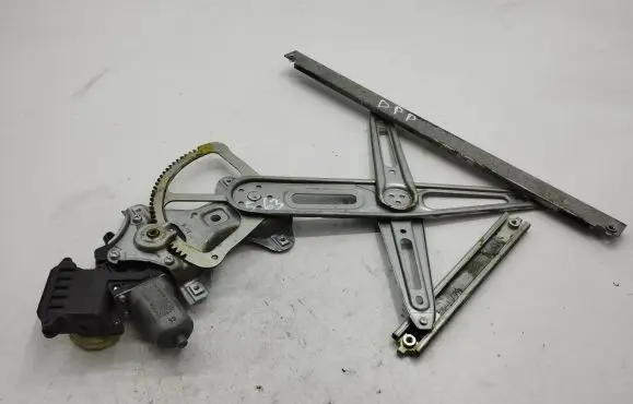 Toyota Avensis T270 Front door window regulator motor 8571005051 C36419101