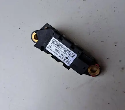 Mercedes-Benz C W203 Airbag deployment crash/impact sensor 9009019216