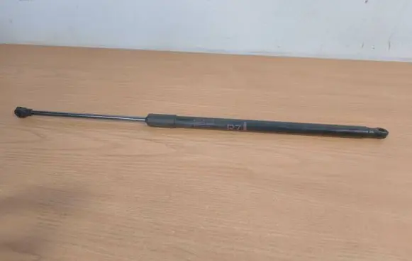 Toyota Yaris Cross Tailgate/trunk strut/damper 689500D230