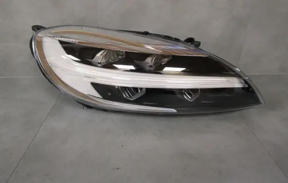 Volvo V40 Headlight/headlamp 31677023 107200155006