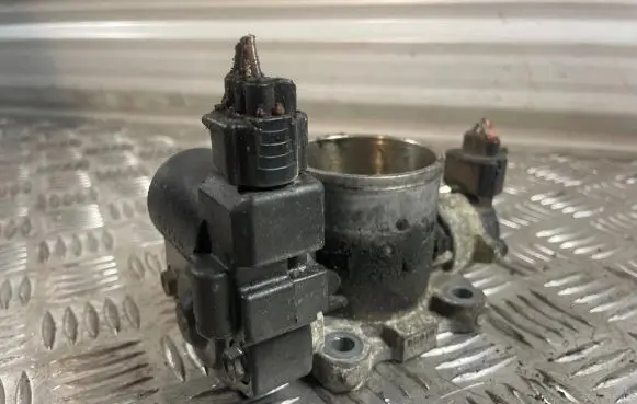 Toyota Avensis T250 Throttle valve