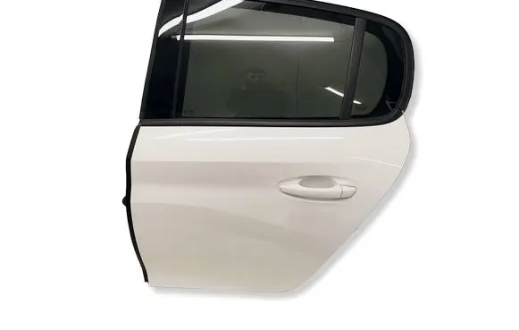 Peugeot 208 II Rear door 
