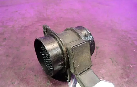 Peugeot 307 CC Mass air flow meter 