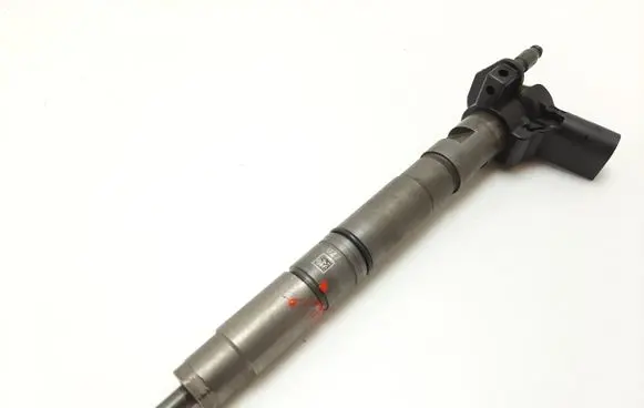 Skoda Octavia Mk2 (1Z) Fuel injector 03L130277 0445116005