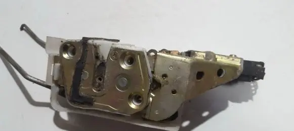 Mazda 323 Front door lock