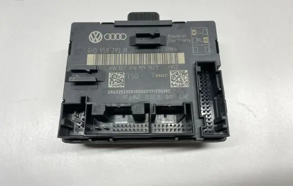 Audi A8 S8 D4 4H Door control unit/module 4H0959793M 4H0959793E