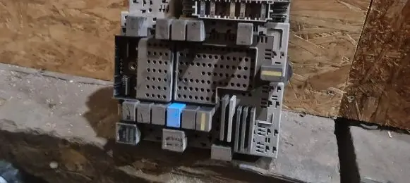 Volvo XC90 Fuse module 08696098