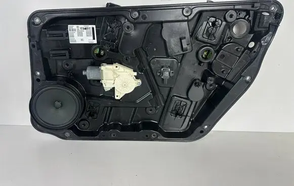 Mercedes-Benz GLA W156 Front door window regulator with motor A1567230214