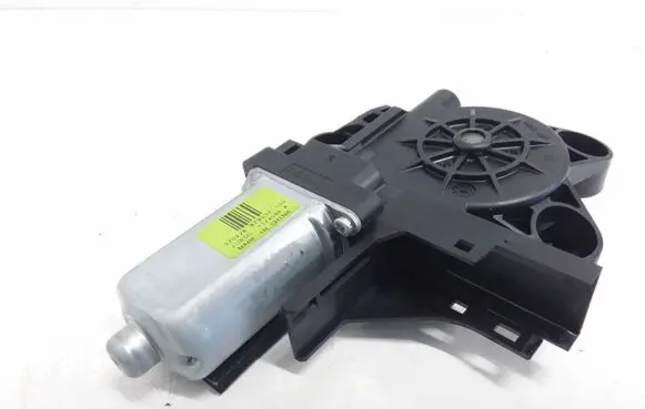 Volvo C30 Front door window regulator motor 979037100 1174088A