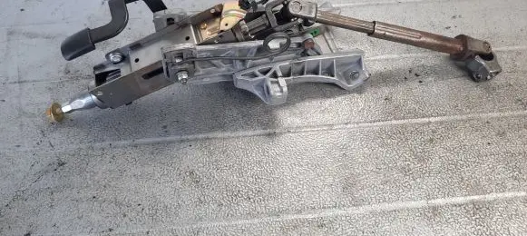 Mazda 3 I Steering wheel column trim