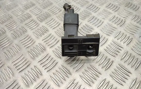 Volkswagen Tiguan Glow plug pre-heat relay 038907281D 038973721B