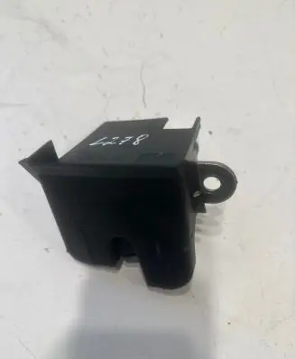 Volkswagen Golf VII Tailgate/trunk/boot lock/catch/latch 5g6827505