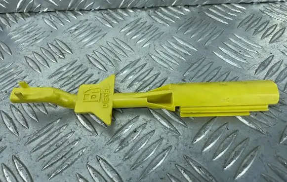 Land Rover Evoque I Fuel cap release pull handle 9X2317B076AB