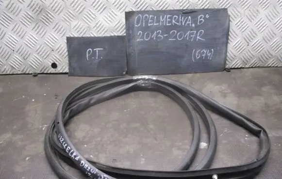 Opel Meriva B Front door rubber seal 