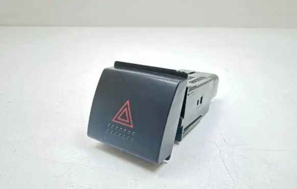 Toyota Avensis T220 Hazard light switch 153309