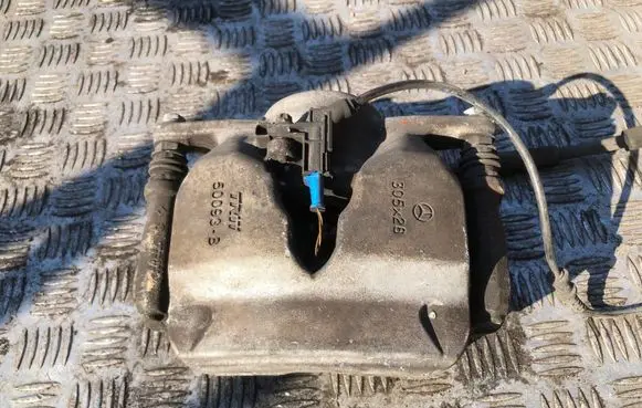 Mercedes-Benz C W205 Front brake caliper