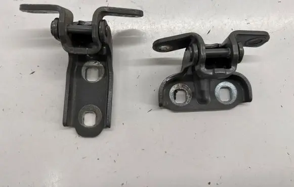 Buick Encore GX I Front door hinge set 13590932 85644416 13581569