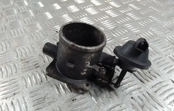 KIA Carens II Throttle valve