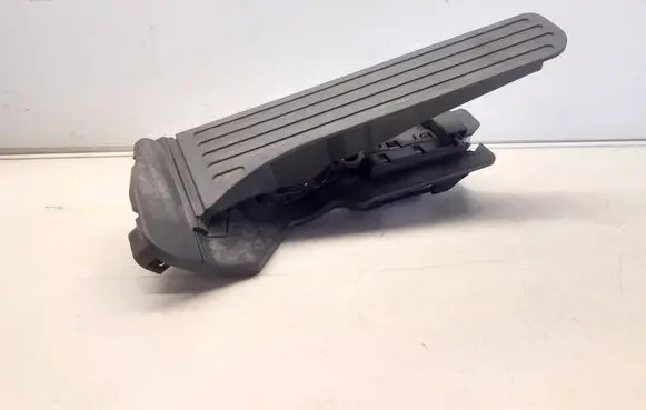 Volkswagen PASSAT B6 Accelerator throttle pedal 1K2721503M 6PV00874500