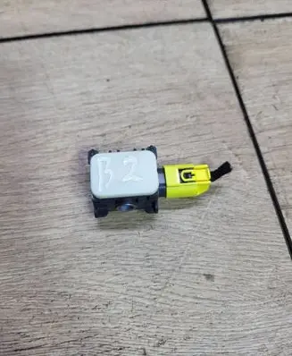 Mercedes-Benz GL X164 Airbag deployment crash/impact sensor 0038202826 261006 403008