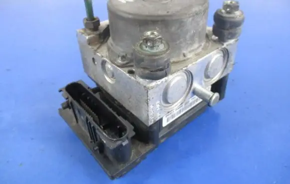 Dacia Sandero ABS Pump 8200756095
