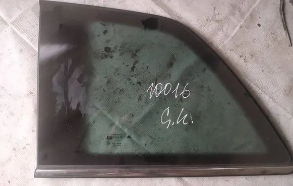 Opel Zafira B Rear side window as3