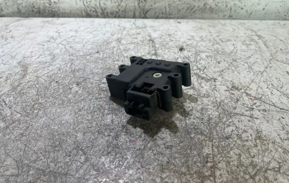 Mazda 3 I Air flap motor/actuator 4423X