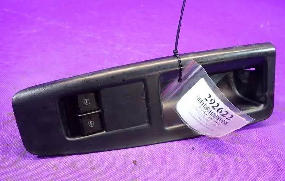 Volkswagen Polo IV 9N3 Quarter vent window switch 114738