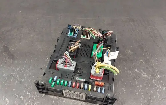 Peugeot 307 Comfort/convenience module 9661940080
