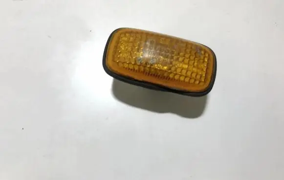 Nissan Almera Front fender indicator light