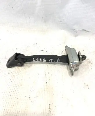 Nissan Qashqai Front door check strap stopper