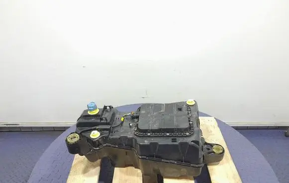Peugeot Partner AdBlue liquid reservoir 9818531680