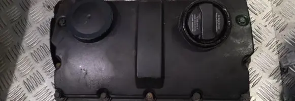 Volkswagen PASSAT B5 Rocker cam cover 038103475m