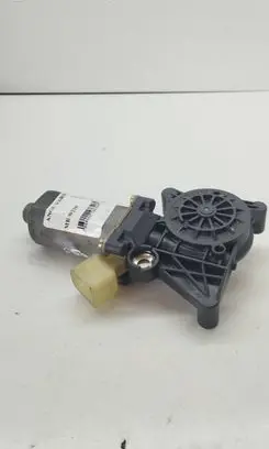 Mercedes-Benz C W202 Front door window regulator motor 0130821708