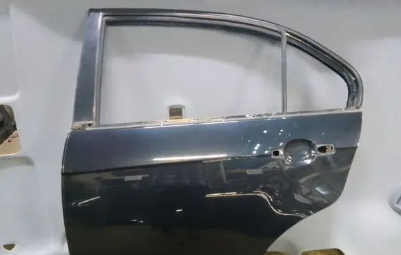 Chevrolet Epica Rear door
