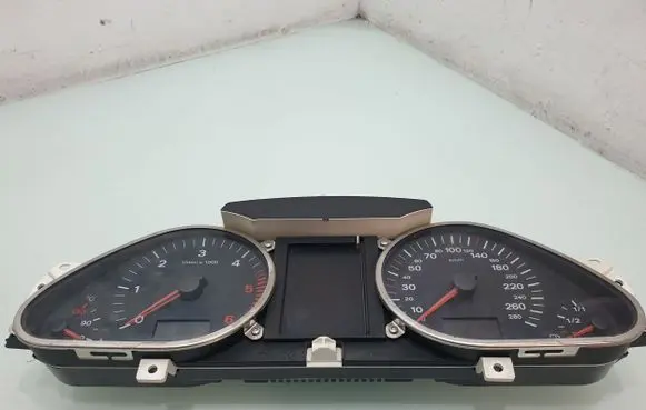 Audi A6 S6 C6 4F Speedometer (instrument cluster) 4F0920901C