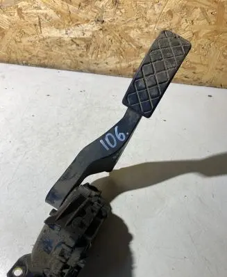 Volkswagen Golf IV Accelerator throttle pedal 1J1721503H 6PV00777001