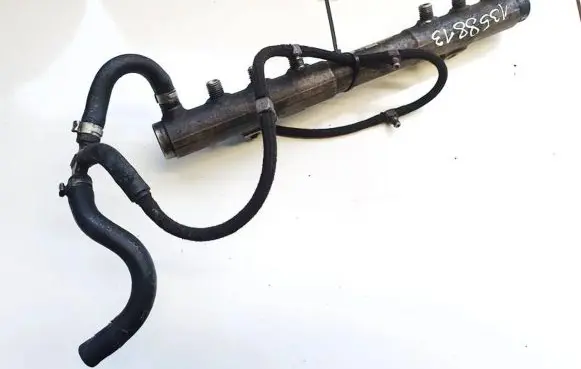 Volvo XC70 Fuel main line pipe 31259011 0445215023