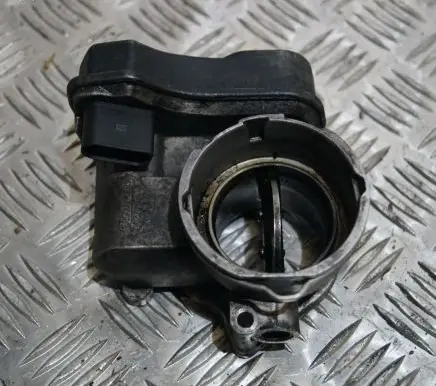 Volkswagen PASSAT B6 Throttle valve 03G128063B