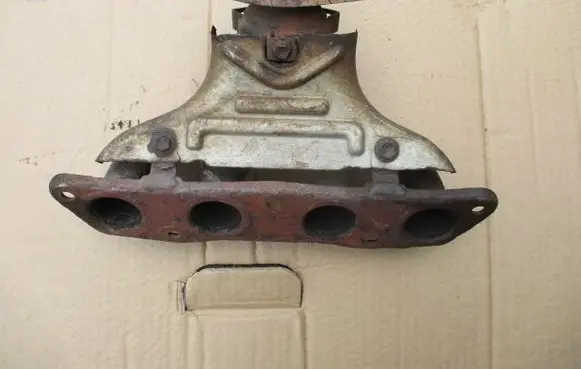 Toyota Yaris Exhaust manifold