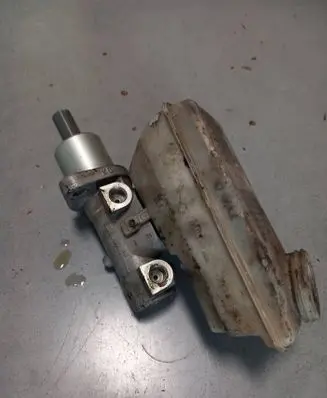 Ford Galaxy Master brake cylinder