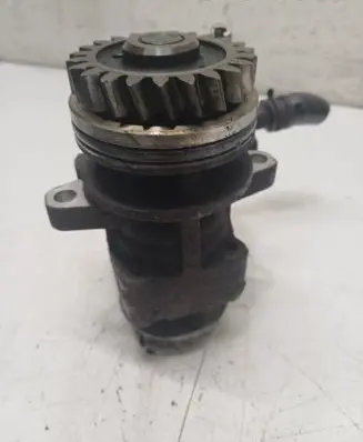 Volkswagen Touareg I Power steering pump 070145249