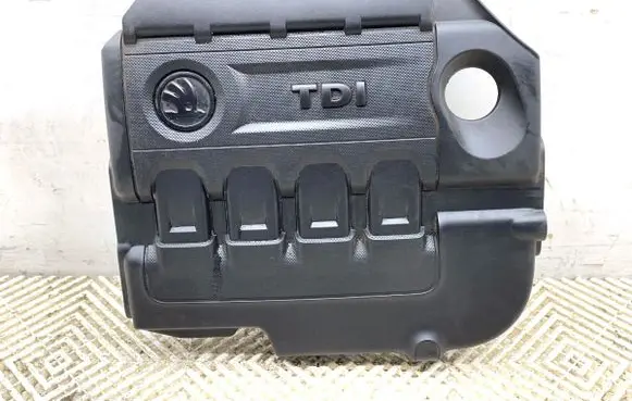 Engine cover (trim)