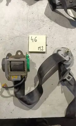 Peugeot 405 Front seatbelt 8975V5