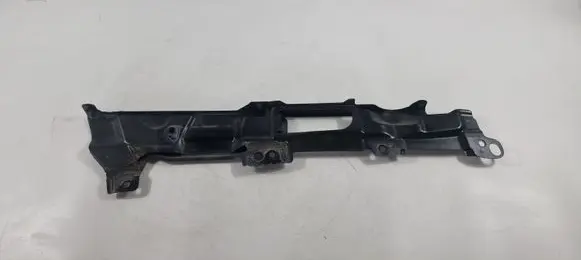Land Rover Discovery 5 Fender mounting bracket HY3216151AA